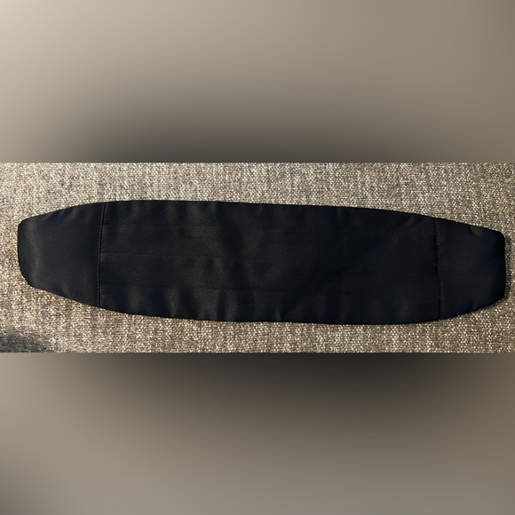 Men’s Lustre Satin Adjustable Black Cummerbund - Picture 3 of 10